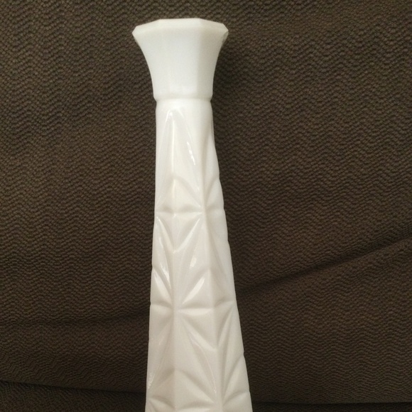 Vintage Milk glass bud vases - Picture 2 of 11